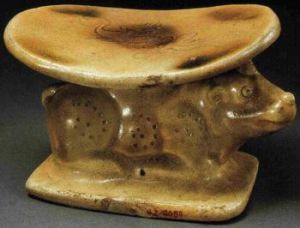 青釉犀牛枕 青釉犀牛枕