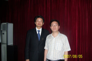 周老師跟台灣達爾文機構老師合影