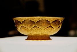 唐鴛鴦蓮瓣紋金碗 唐鴛鴦蓮瓣紋金碗