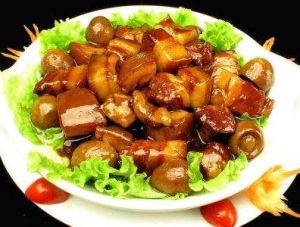 鵪鶉蛋燜紅燒肉 鵪鶉蛋燜紅燒肉