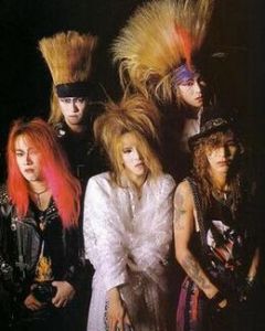 只活在夢中 只活在夢中