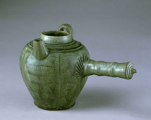 遼綠釉刻花單柄壺 遼綠釉刻花單柄壺