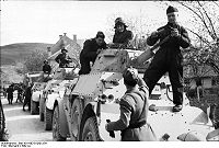 在巴爾幹的義大利裝甲車