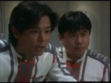 新城哲夫（左）與崛井正美（右）