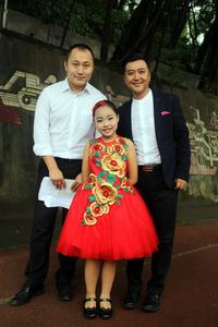 譚喜兒《央視少兒—大手牽小手》