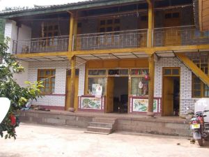 春迎納村 春迎納村