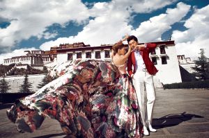 8848攝影——布達拉宮作品:莊嚴神聖之地 ,許下今生誓言,不管未來如何 ,貧困富有; 從此 ,都與你共享這世界!