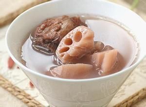 首烏燉田雞 首烏燉田雞