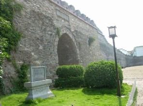 玉山城牆 玉山城牆