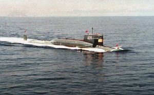 （圖）夏級彈道飛彈核潛艇406艦出海