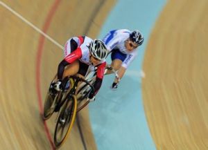 緊追不捨 緊追不捨