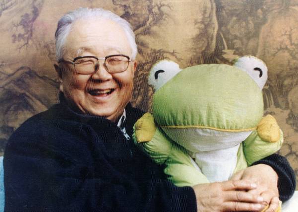 他是三代單傳的皇族,無奈娶了“姐姐”,一愛就是70年