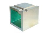 偉成鑄鐵方箱：按JB/T3411.56-99標準製造，材料HT200。 鑄鐵方箱主要用於零部件平行度、垂直度的檢驗和劃線時支撐工件，一般為邊長相同的正方體或長方體，可根據用戶要求製作各種規格和等高方箱及長方筒。 