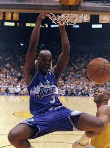 拜倫&middot;拉塞爾