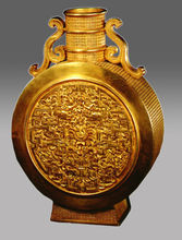 清金鏨花扁壺 清金鏨花扁壺