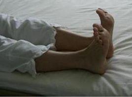 小腿外側及足背感覺喪失 小腿外側及足背感覺喪失