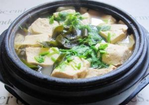 肉片豆腐海帶湯 肉片豆腐海帶湯