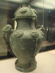 西周羊首耳渦紋罍