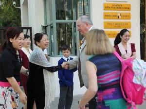 國際國小校長論壇主席訪問珠海容閎學校