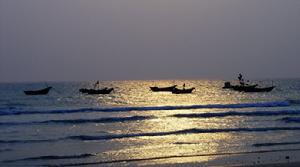 滴水丹屏看落日