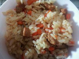 胡蘿蔔肉丁飯 胡蘿蔔肉丁飯