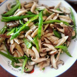 辣椒炒香菇 辣椒炒香菇