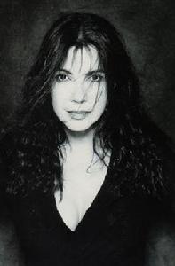 卡洛埃·勞拉 卡洛埃·勞拉