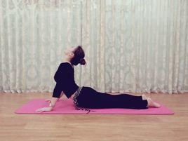 瑜伽眼鏡蛇式 瑜伽眼鏡蛇式