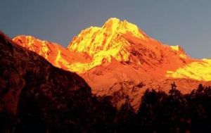 海螺溝日照金山 海螺溝日照金山