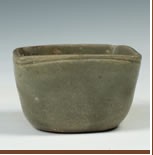 五代越窯青瓷方形杯 五代越窯青瓷方形杯