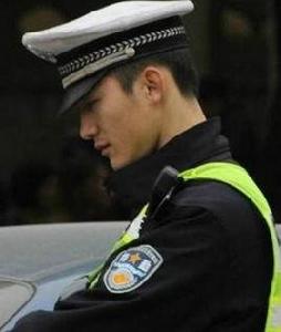 交警飛撲哥 交警飛撲哥