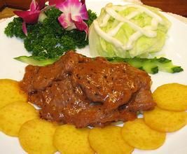 薄煎牛扒伴蜜桃 薄煎牛扒伴蜜桃