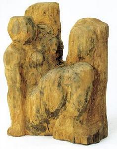 高大的坐著的女人 高大的坐著的女人