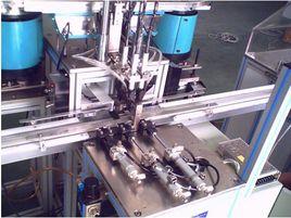 線上式自動擰螺絲機 線上式自動擰螺絲機