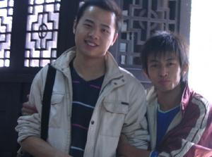 金偉鍾(右)與張傑(左)