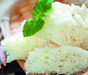 晶瑩剔透的白糖糕