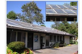 美國加州陽光充沛，適合利用太陽能發電。圖中乃美國加州一座於樓頂安裝了太陽能電池板用作供電的洗衣房。