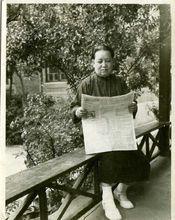 上世紀三十年代初攝於天津自家庭院中