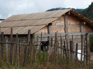 拉多各自然村人口衛生-民居