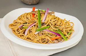 意粉黑椒牛柳炒意粉 意粉黑椒牛柳炒意粉