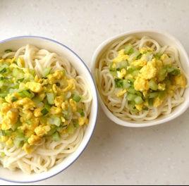 黃瓜雞蛋面 黃瓜雞蛋面