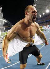 羅伯特·哈廷2011世界錦標賽奪冠激情撕衣