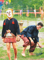 老古舞中的捕魚者