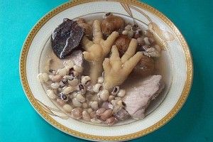 栗子眉豆花生煲雞腳 栗子眉豆花生煲雞腳