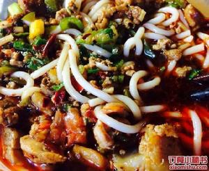 辣雞加青椒米粉