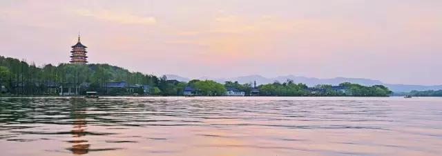 雷峰塔裡面沒有白娘子卻有件價值連城的寶物? 雷峰塔裡面沒有白娘子卻有件價值連城的寶物?