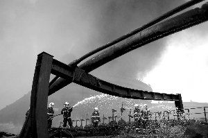 大連輸油管道爆炸事件