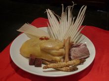 鯊魚骨湯火鍋 湯底