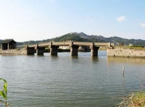 橋頭嚴村 橋頭嚴村