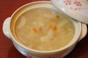 冰糖梨子銀耳羹 冰糖梨子銀耳羹